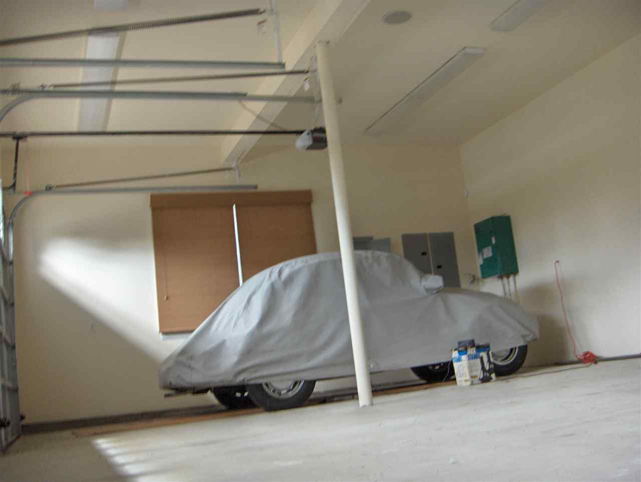 resized-2349823-Garage 2.JPG